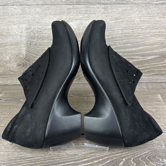 Naot Precious Black Nubuck Women's Sz 9/EU 40 Slip On Perf Alt Closure Heels - Picture 10 of 11